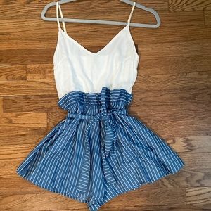 White and blue striped romper Size: S